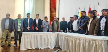 Gobierno y sectores del autotransporte de La Paz llegan a acuerdo y se levanta medidas de presión 