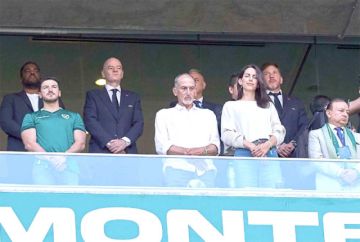 El Presidente de la FBF junto con los titulares de la FIFA y la Conmebol.