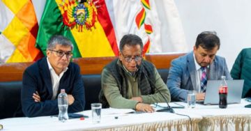 Oviedo resalta acuerdos con transportistas paceños y avanza en soluciones por combustibles