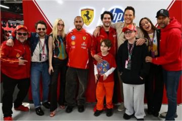 Elenco de Super Mario Galaxy se presenta en el GP de Japón