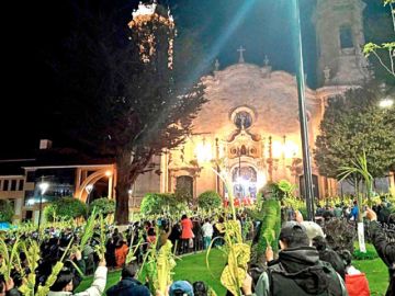 Religiosidad y fe dan inicio a la Semana Santa en Potosí