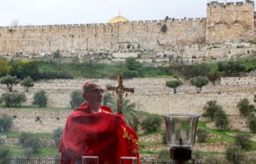 La Policía israelí impide al Patriarca Latino de Jerusalén dar la misa del Domingo de Ramos