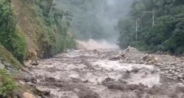 Derrumbes, ríos crecidos y rutas colapsadas por las lluvias en La Paz