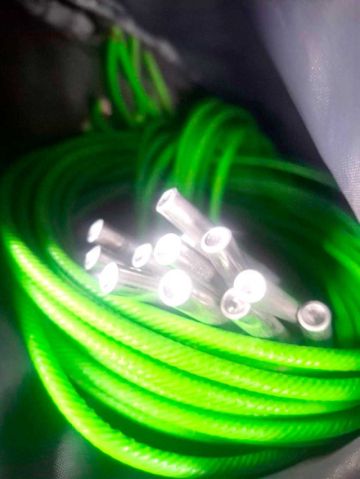 Hallan dinamita en minibús  y aprehenden a chofer ebrio