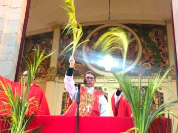 El obispo de la Diócesis de Potosí, Renán Aguilera, celebró la misa.