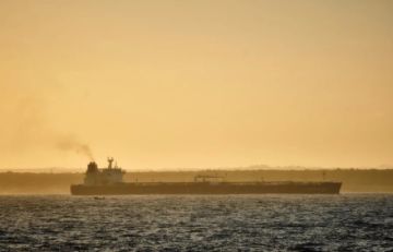Un petrolero ruso con 100.000 toneladas de crudo llega al puerto de Matanzas en Cuba