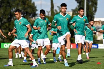 Bolivia llega “anímicamente muy arriba” a la final ante Irak, afirma Óscar Villegas