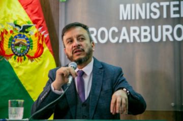Deciden suspender contratos de gasolina con Trafigura y Vitol