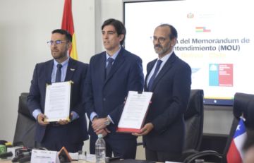 Bolivia y Chile firman memorándum para avanzar en la política de cielos abiertos