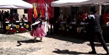 Se desarrolla la sesión de honor del Concejo Municipal de Potosí