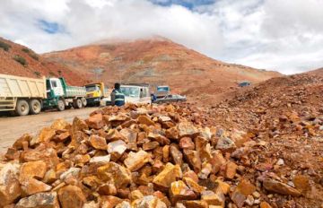 Destacan aumento de explotación y deterioro del Cerro Rico de Potosí