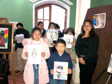 Centro “Melchor Pérez de Holguín” celebra 52 años