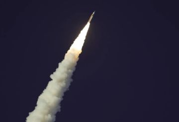 Los astronautas de Artemis II despiertan en la nave Orión y orbitan la Tierra en su primer día