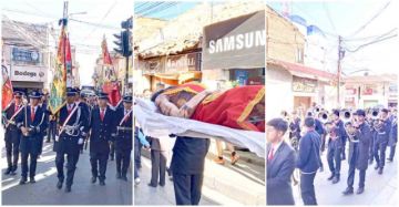 Estudiantes del colegio Alonzo de Ibáñez participaron de una procesión.