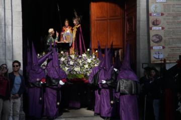 Entre fe, oración y esperanza, La Paz vive la procesión del Santo Sepulcro