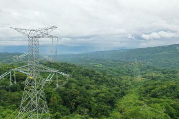 Gobierno abre el mercado eléctrico a la competencia e inversión privada