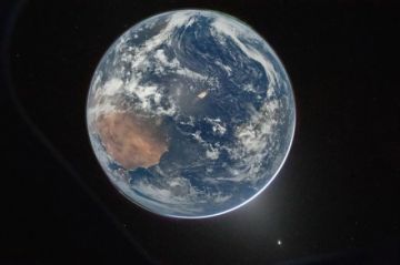 Publican las primeras fotos de la Tierra logradas por la misión Artemis II rumbo a la Luna