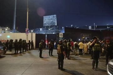 Perú: Una avalancha humana causó el fallecimiento de un hincha y decenas de heridos en estadio de Alianza Lima