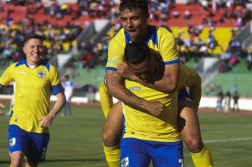 ABB anota un triunfo con un penal sobre el final