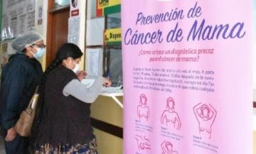 Desvelan por qué el riesgo de cáncer de mama aumenta tras la menopausia