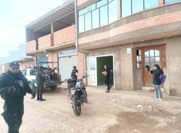 Allanan tres inmuebles en Villazón y secuestran seis motocicletas irregulares