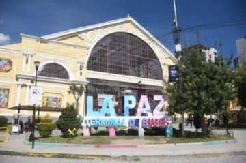 Terminal de Buses de La Paz suspende salidas por bloqueos en carreteras