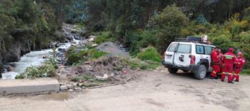 La Paz: Intensifican búsqueda de un bebé tras caída de minibús a un río en Quime