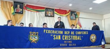 Bloqueo: Gobierno retoma diálogo con transportistas en Oruro