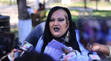 Consejo Indígena anuncia acciones legales contra María Galindo por corte de tipoy