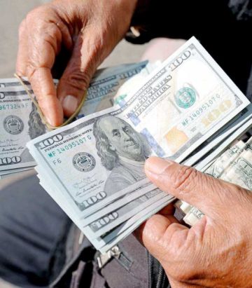 Gobierno anuncia la devolución  total de los ahorros en dólares