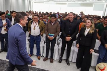 Rodrigo Paz se reunió con 286 alcaldes electos