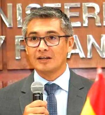 El Gobierno desahucia  un alza salarial de 20% 