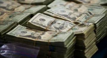 Baja el valor referencial del dólar tras alcanzar su pico más alto