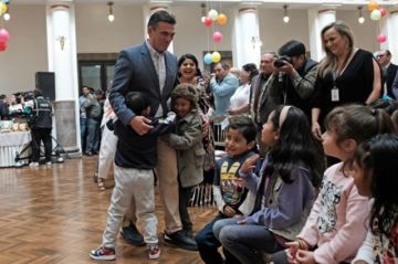 Rodrigo Paz publicó en sus redes sociales un mensaje para todos los niños bolivianos