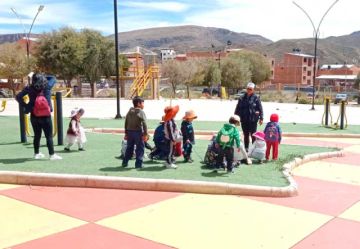 Festejan a la niña y el niño con cultura, bailes y diversión