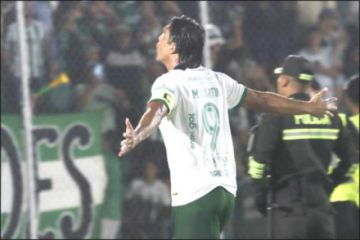 Martins aporta con doblete en la remontada de Oriente