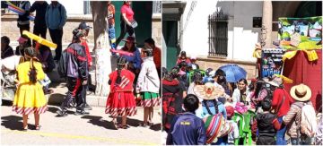 En la Plaza 10 de Noviembre, hubo presentaciones infantiles y teatrales.