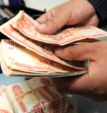 El Gobierno descarta un alza salarial de 20%