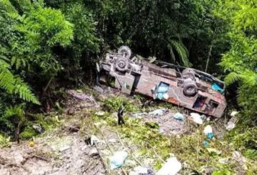 Seis fallecidos y 14 heridos en accidente de un bus en la ruta La Paz - Apolo