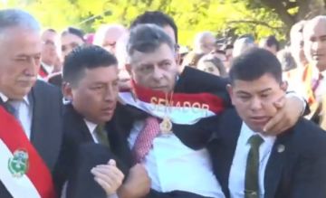 Se descompensa el presidente del Senado, Diego Ávila, en acto por aniversario de Tarija