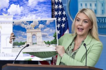 La Casa Blanca presenta los planes de Trump para erigir un arco del triunfo en Washington