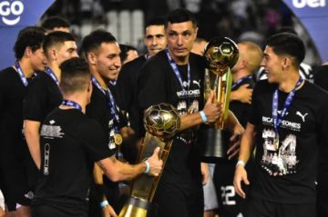 ‘Tacuara’ Cardozo, que destacó en Benfica, anuncia su retiro del fútbol
