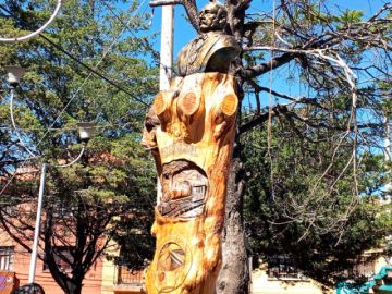 Autoridades entregaron busto de Aniceto Arce