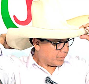 Un izquierdista se perfila para el balotaje en Perú