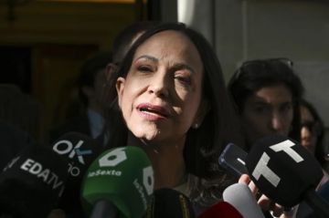 Machado dice que Petro debería buscar la paz en Colombia