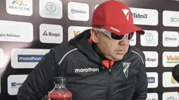 Baldivieso se enoja por consultas sobre Martins y acaba su conferencia a los 45 segundos