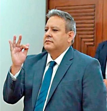Nuevo presidente de YPFB asegura provisión de diésel