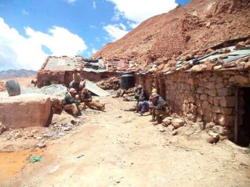 Inicia censo de mineros que trabajan en la parte superior del Cerro Rico