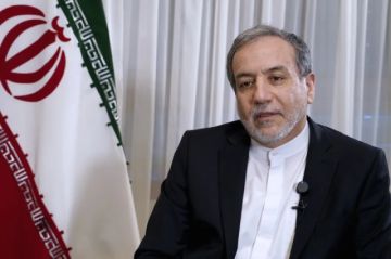 El ministro iraní de Exteriores aterriza en Islamabad a la espera de los enviados de EEUU para negociar