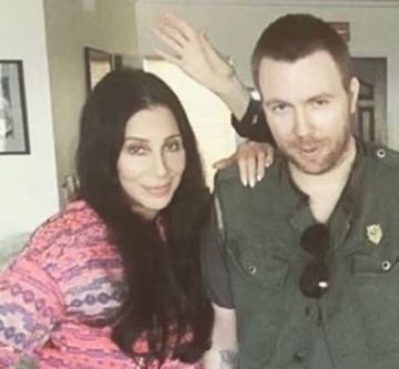 Rechazan a Cher su pedido para controlar los bienes de su hijo